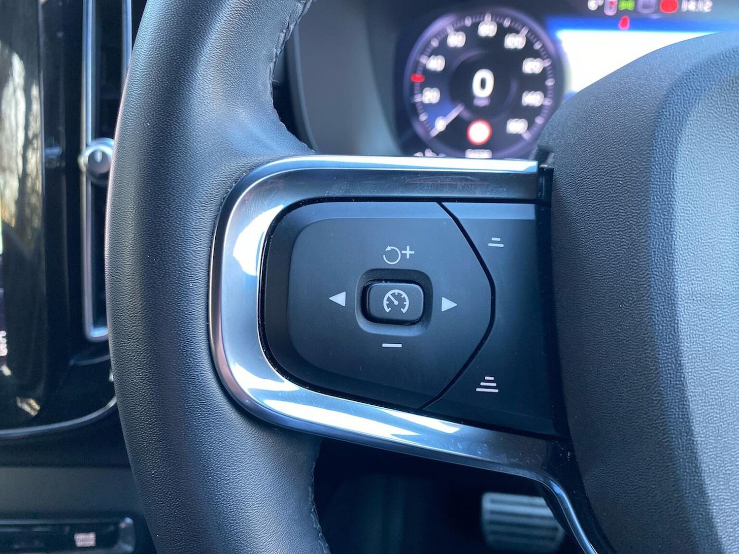 Used Volvo XC40 2021 for sale - 76693420: Photo 27