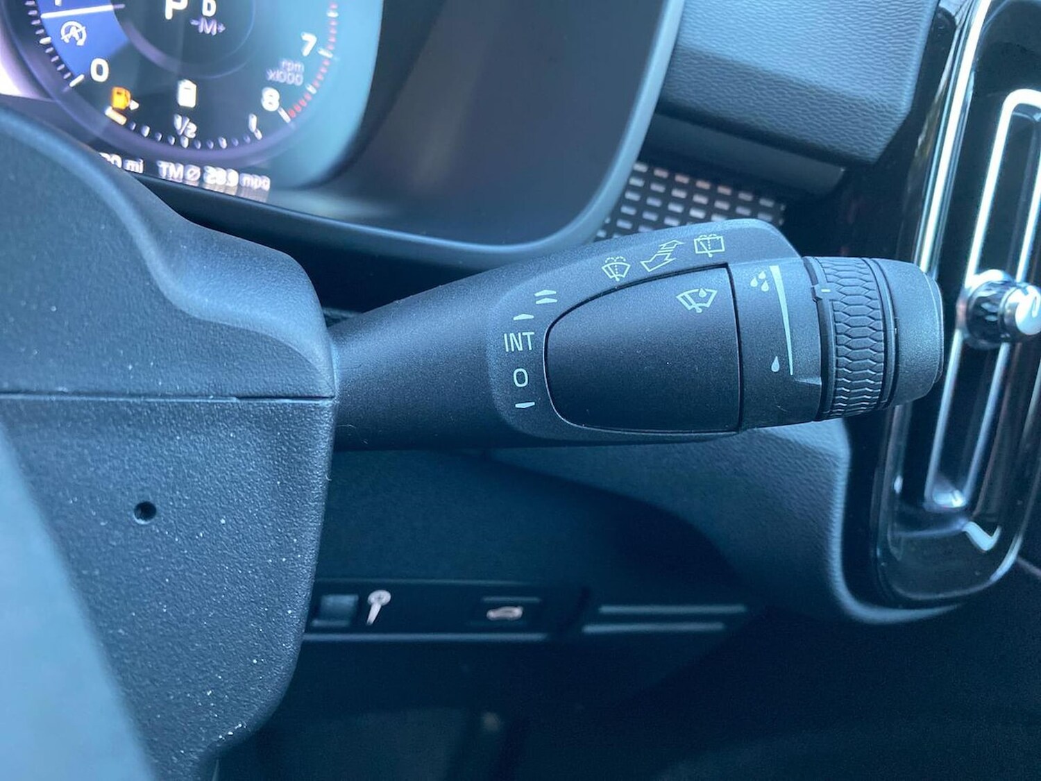 Used Volvo XC40 2021 for sale - 76693420: Photo 28