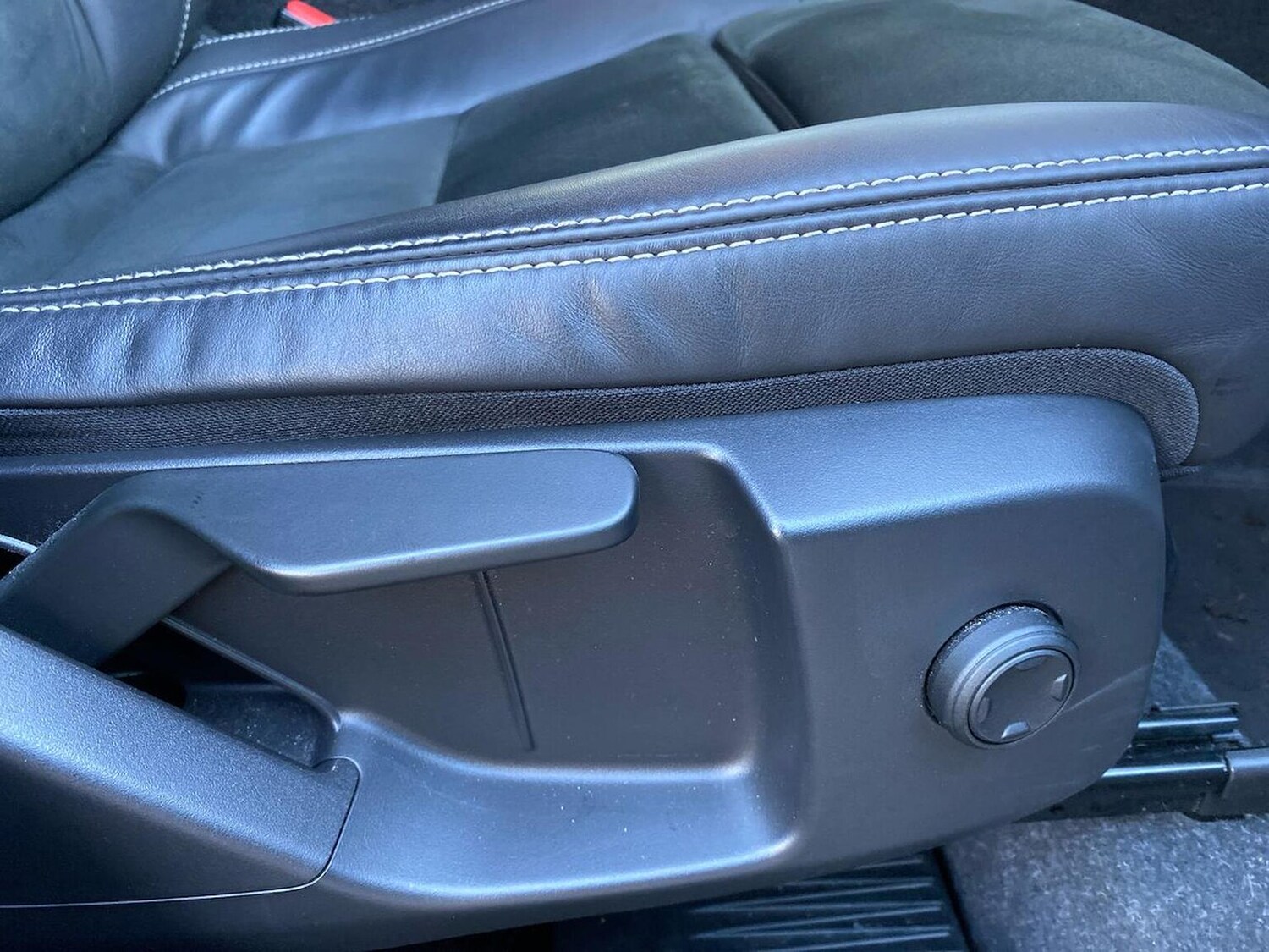 Used Volvo XC40 2021 for sale - 76693420: Photo 30