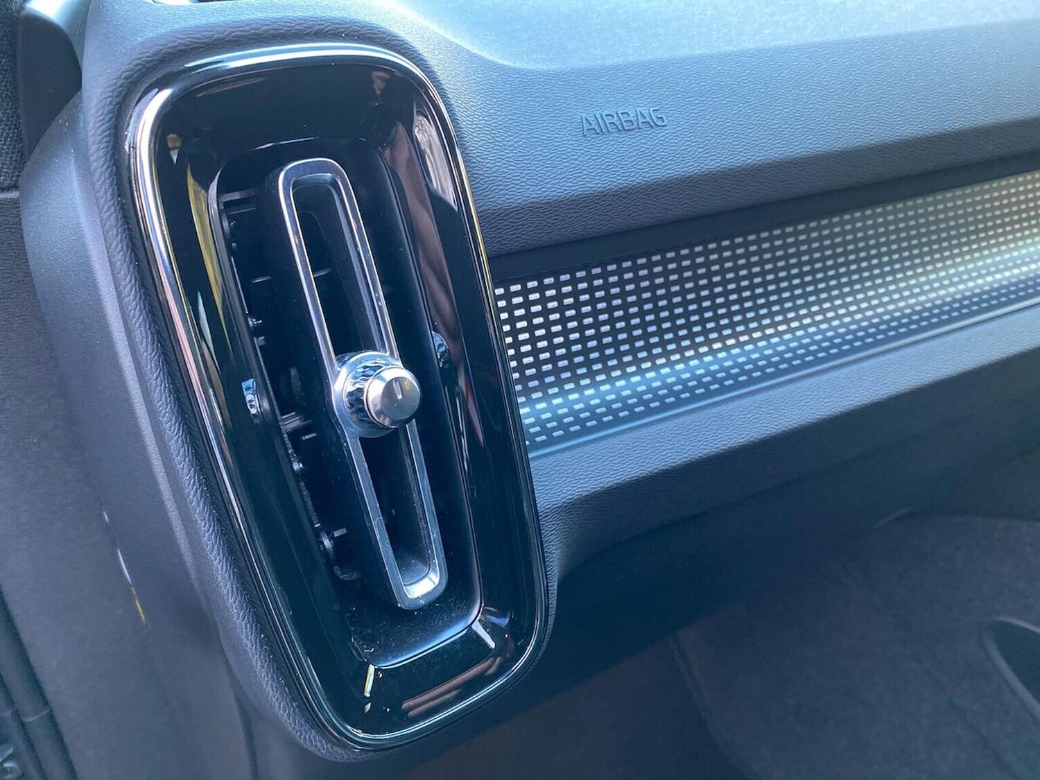 Used Volvo XC40 2021 for sale - 76693420: Photo 40