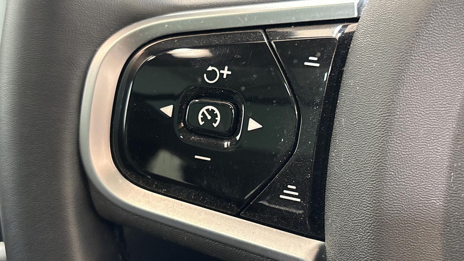 Used Volvo V60 2025 for sale - 77896274: Photo 31