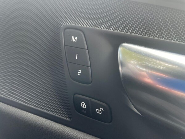 Used Volvo XC60 2021 for sale - 76097639: Photo 31