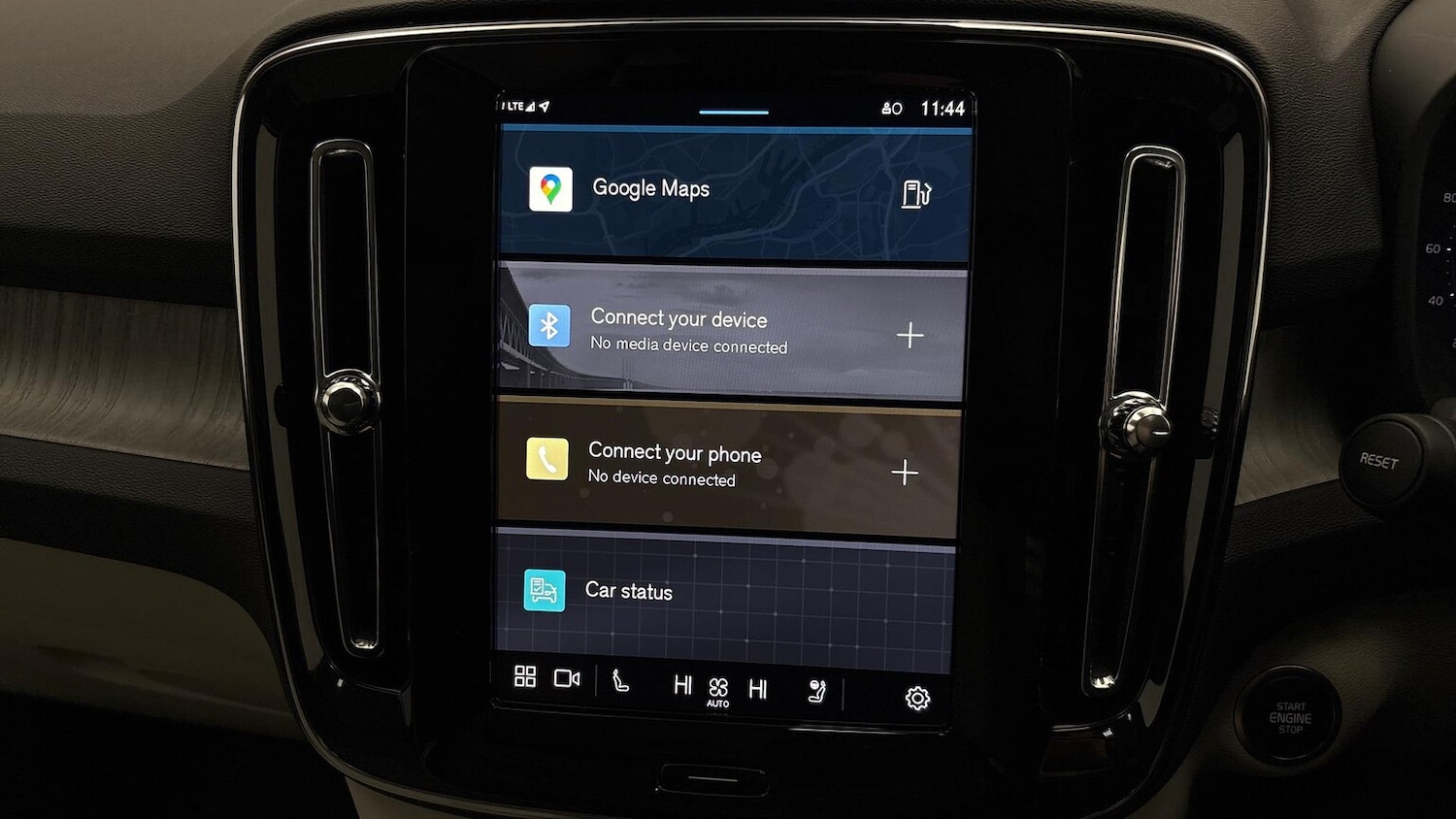 Used Volvo XC40 2024 for sale - 76637737: Photo 11