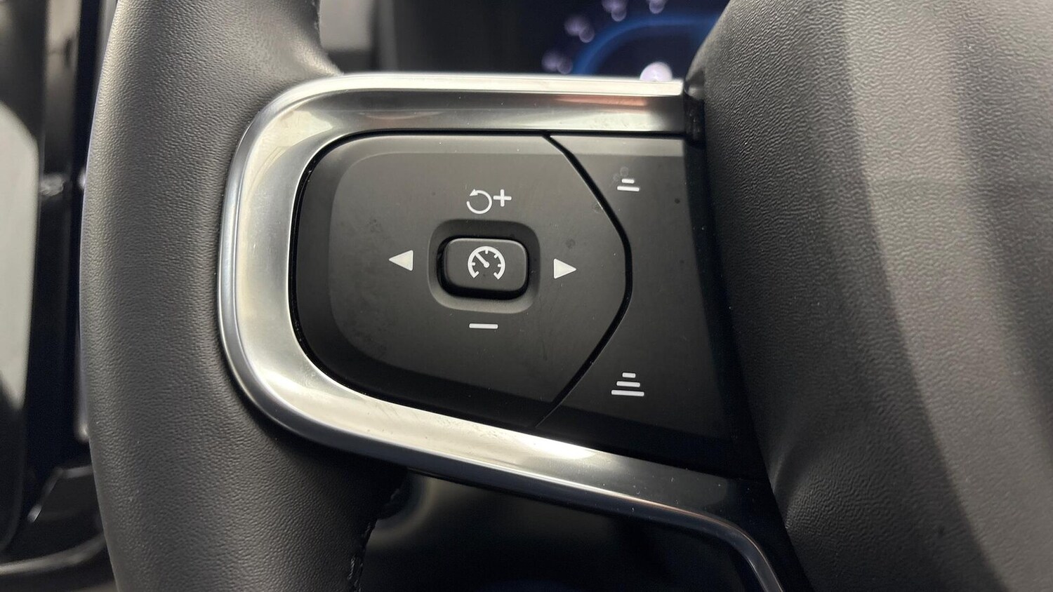 Used Volvo XC40 2024 for sale - 76637737: Photo 15