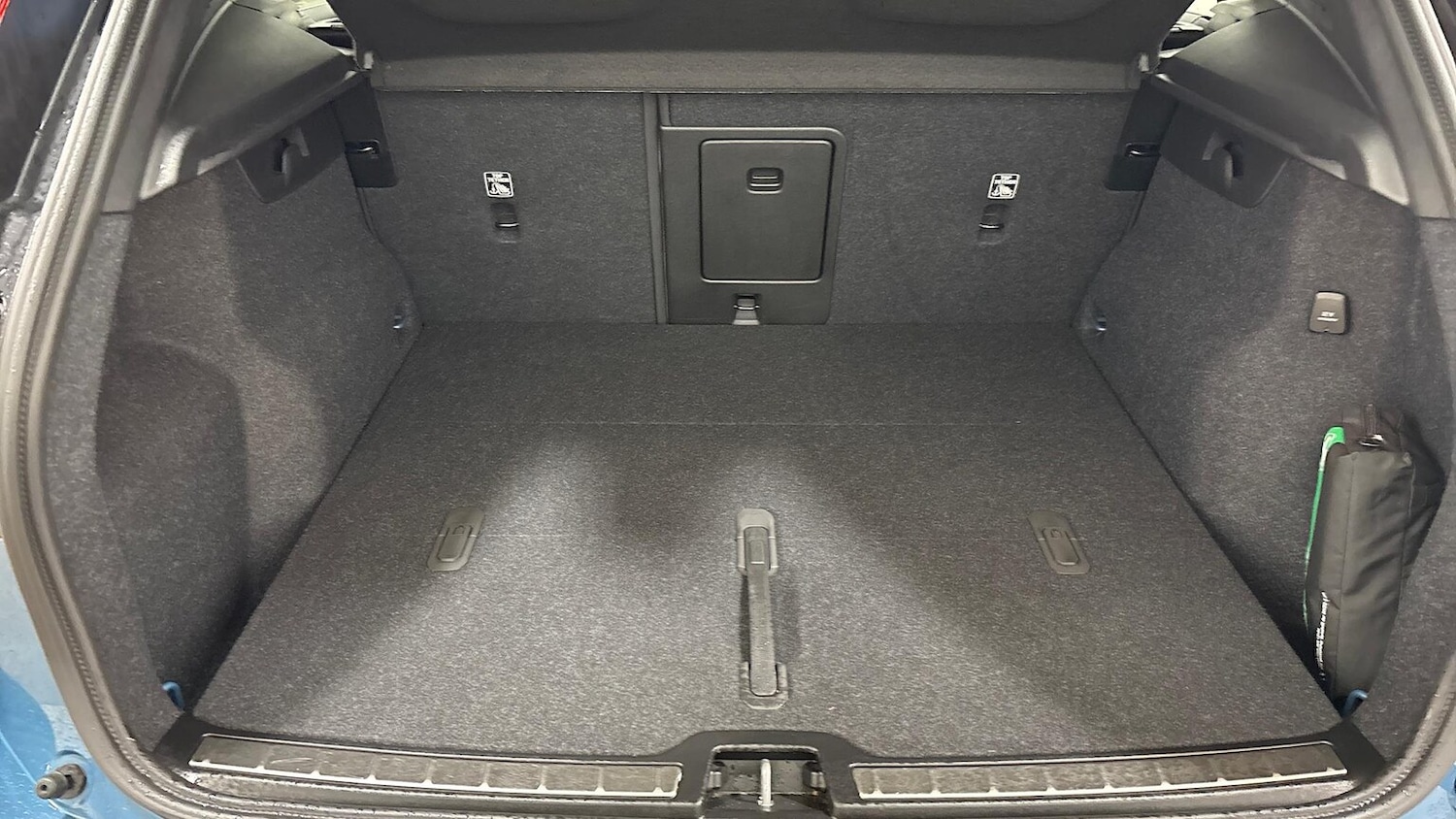 Used Volvo XC40 2024 for sale - 76637737: Photo 17