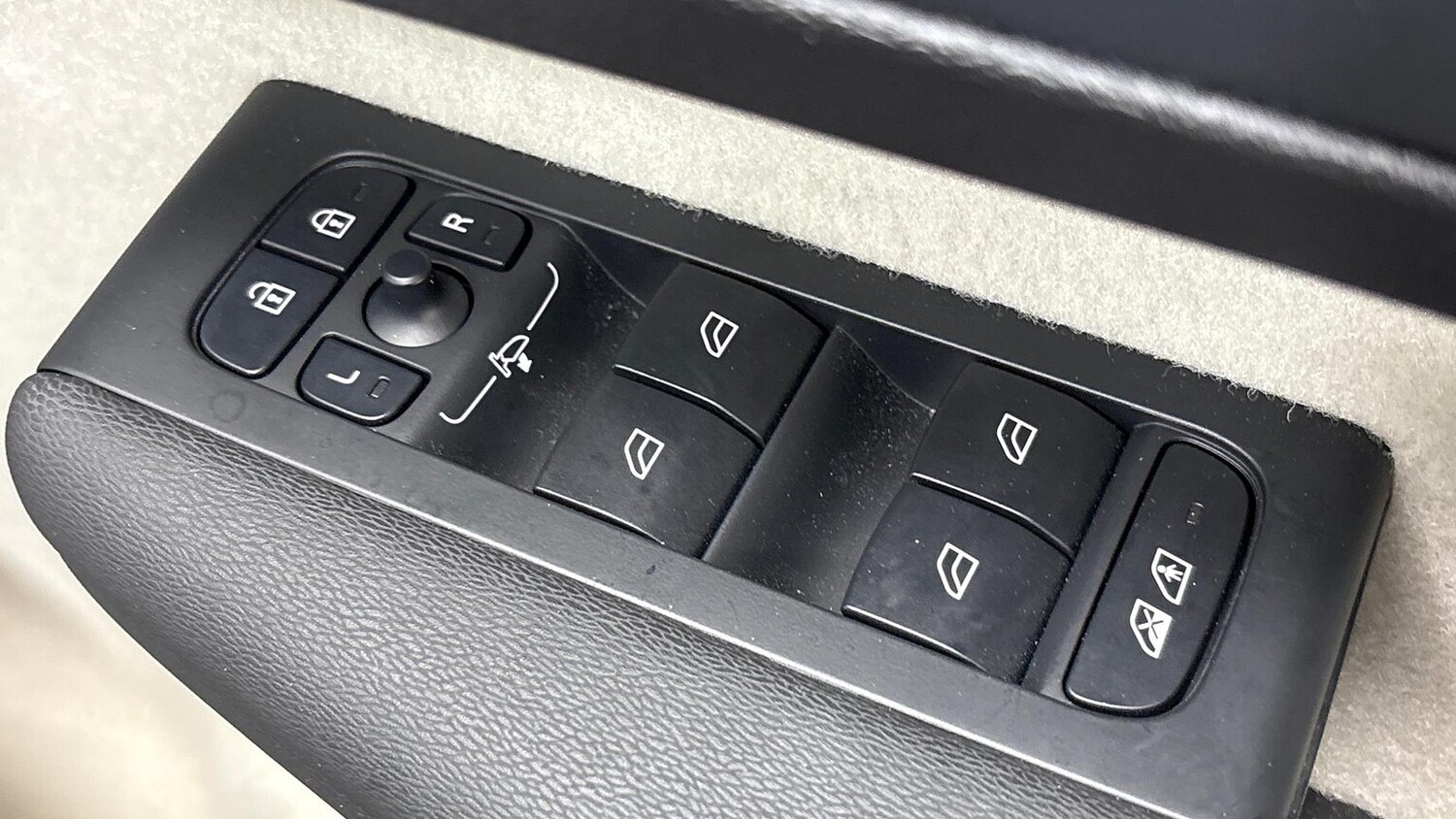 Used Volvo XC40 2024 for sale - 76637737: Photo 21