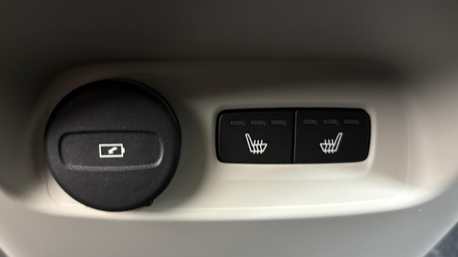 Used Volvo XC40 2024 for sale - 76637737: Photo 26