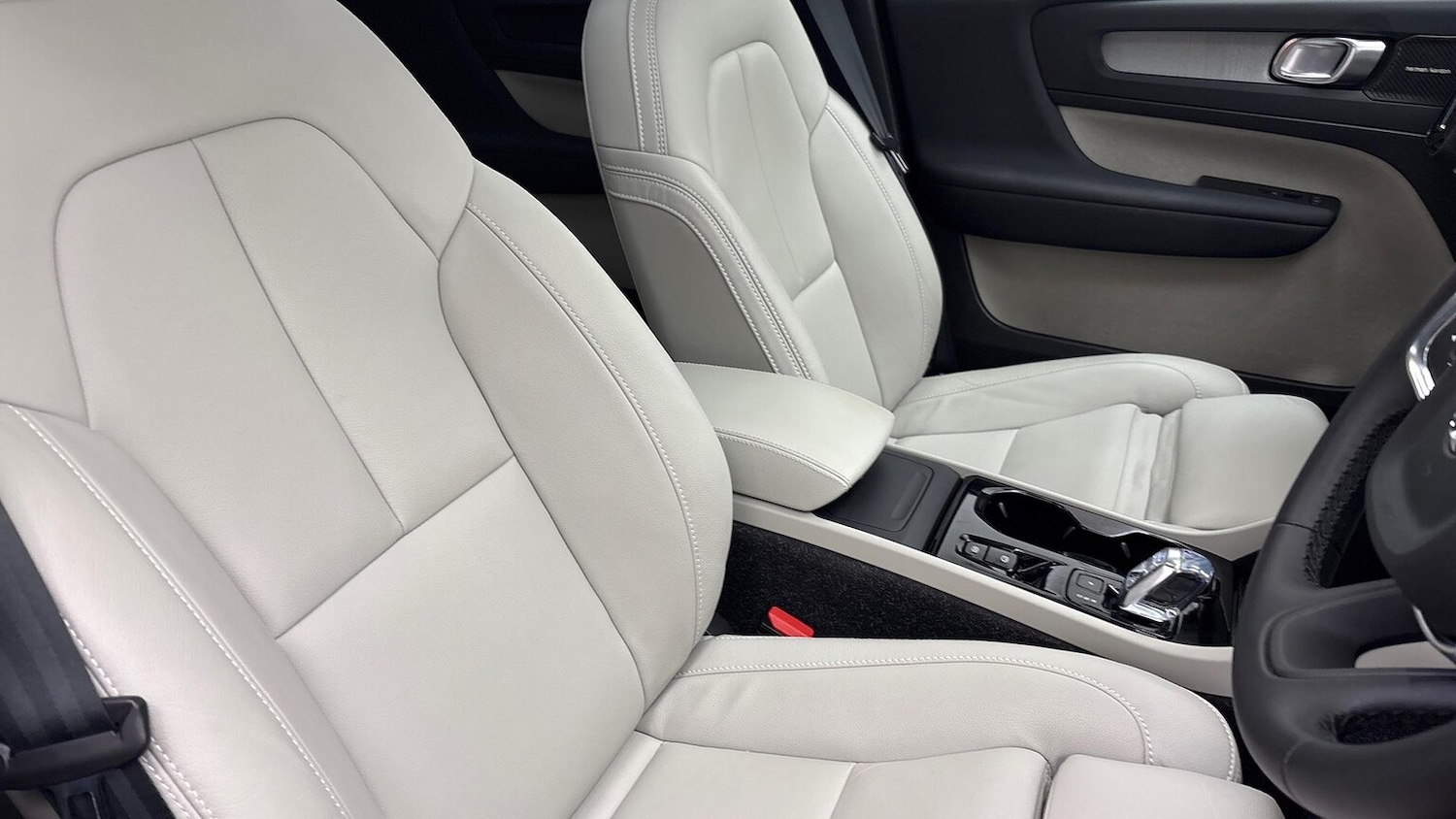 Used Volvo XC40 2024 for sale - 76637737: Photo 29