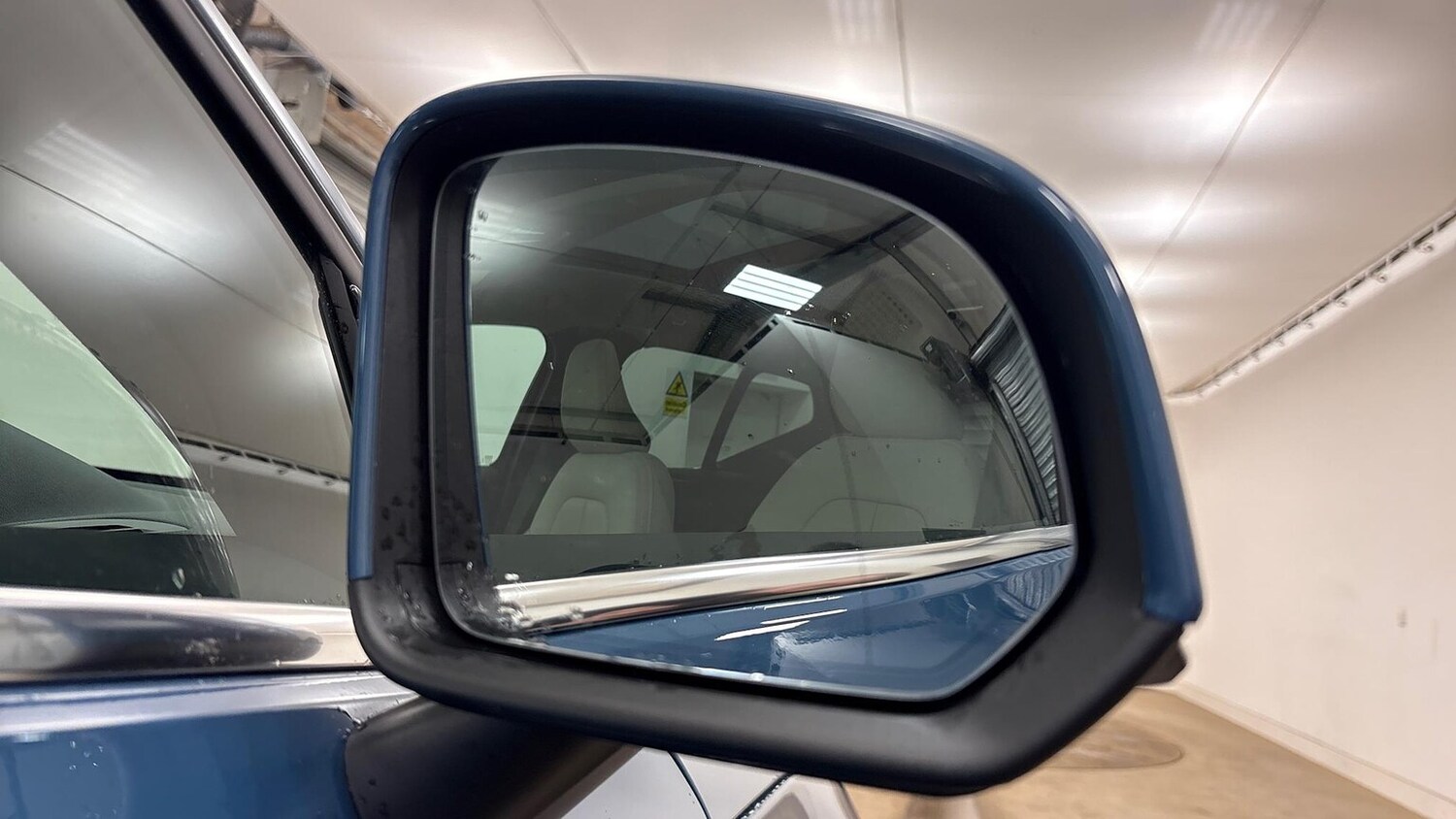 Used Volvo XC40 2024 for sale - 76637737: Photo 32