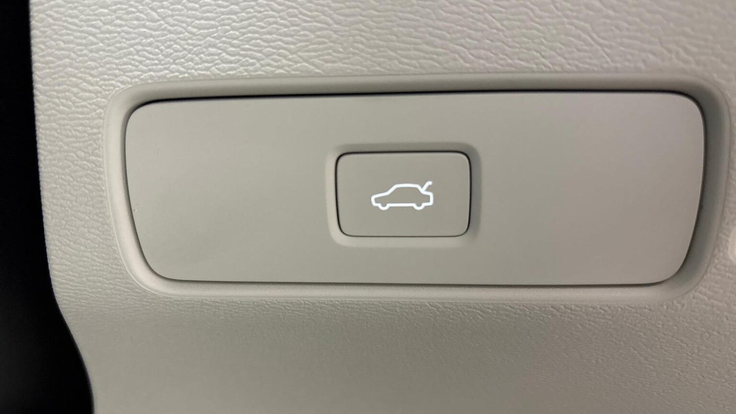 Used Volvo XC40 2024 for sale - 76637737: Photo 34