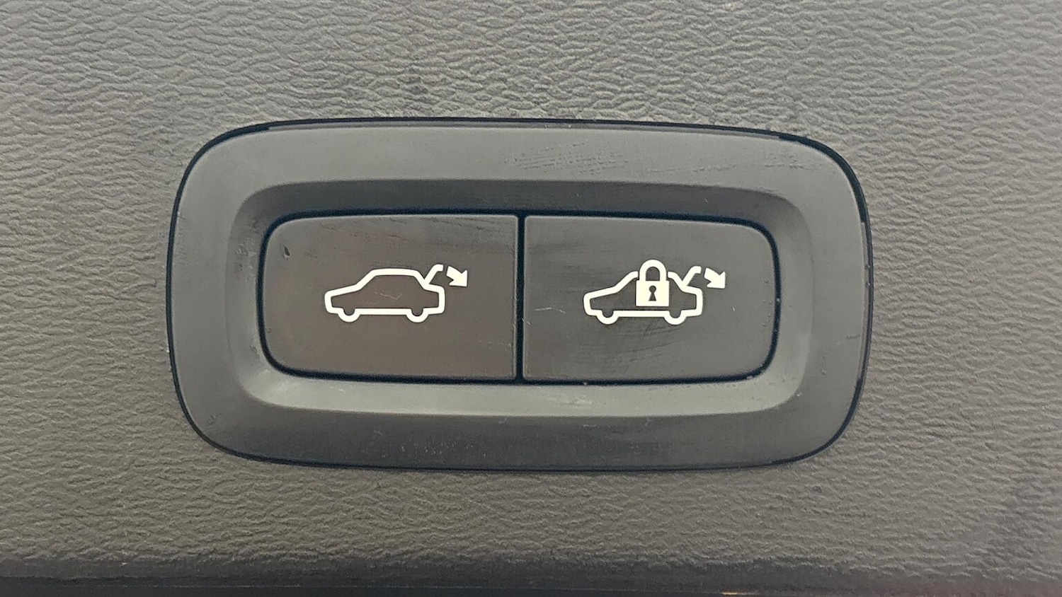 Used Volvo XC40 2024 for sale - 76637737: Photo 38