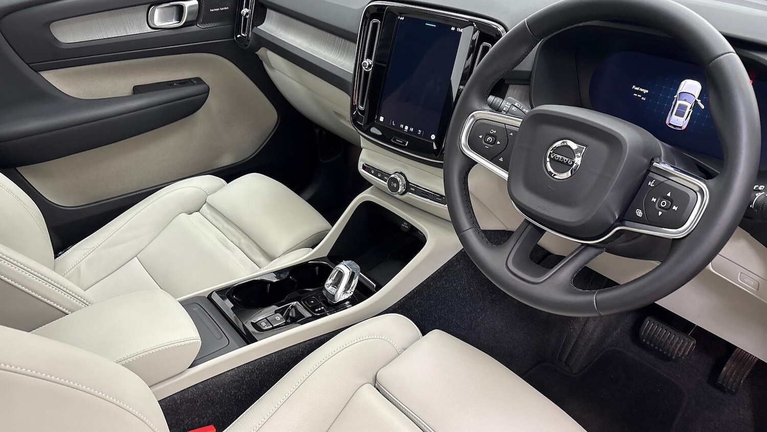 Used Volvo XC40 2024 for sale - 76637737: Photo 7