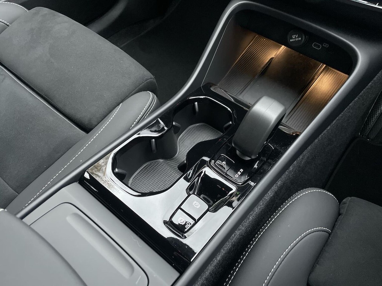 Used Volvo XC40 2025 for sale - 76490765: Photo 13