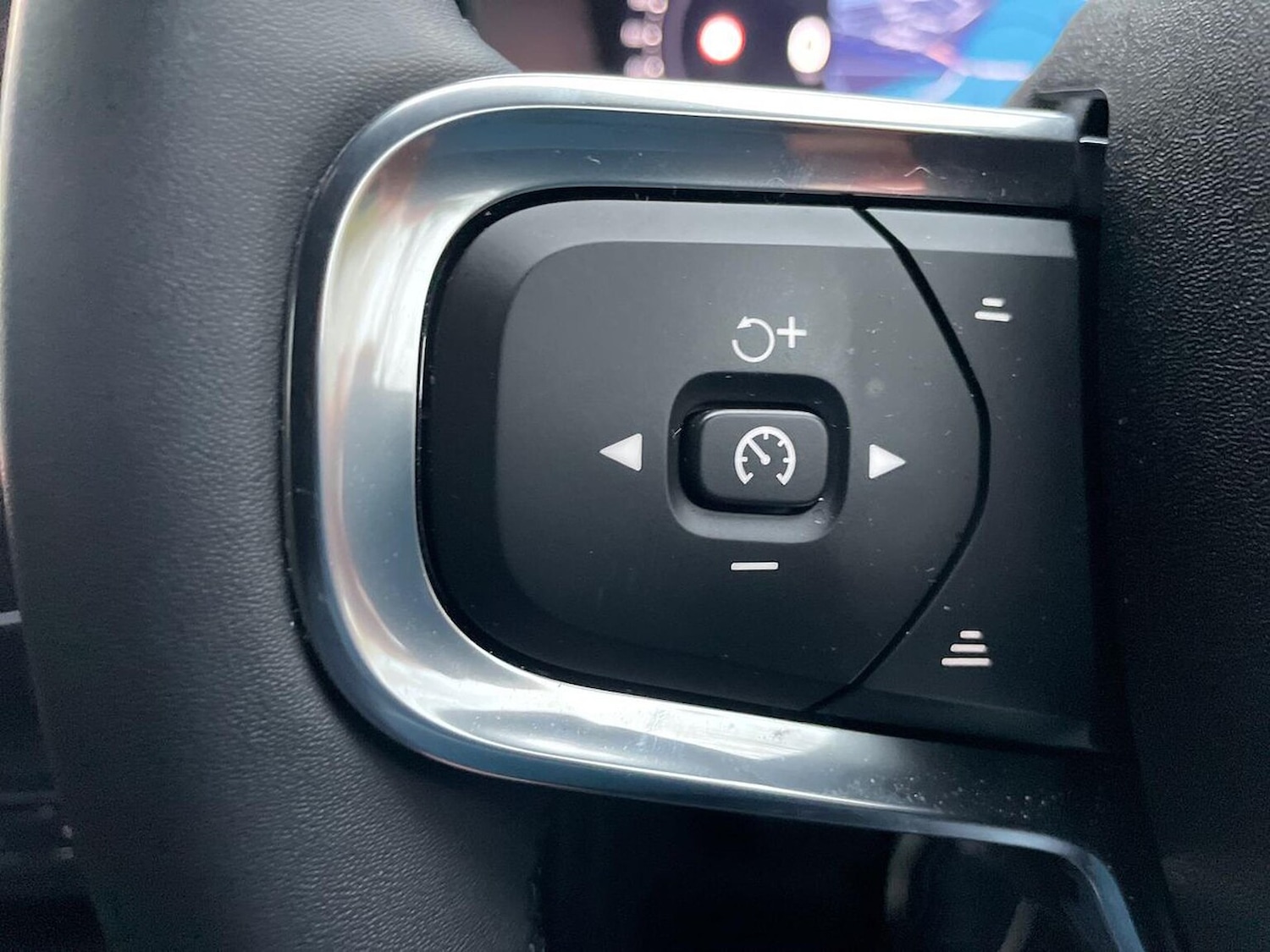 Used Volvo XC40 2025 for sale - 76490765: Photo 27