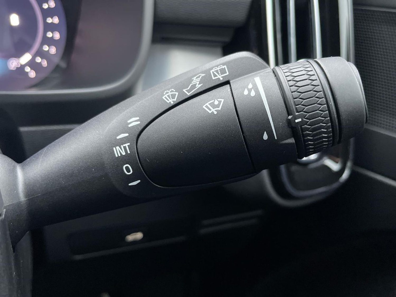 Used Volvo XC40 2025 for sale - 76490765: Photo 28