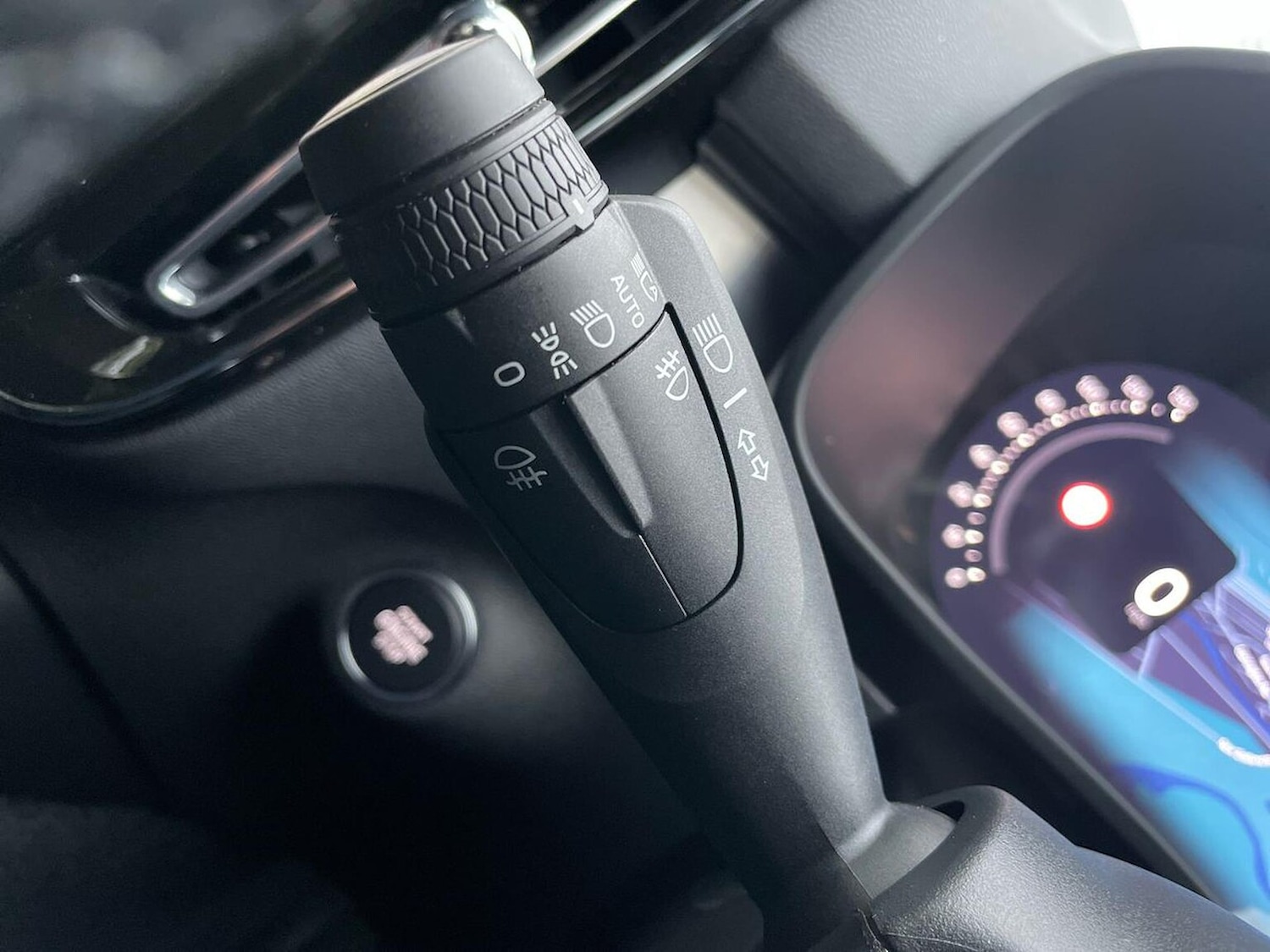 Used Volvo XC40 2025 for sale - 76490765: Photo 29