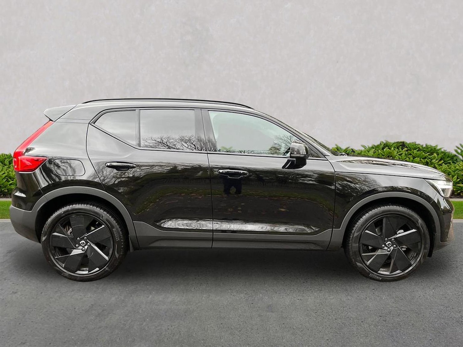 Used Volvo XC40 2025 for sale - 76490765: Photo 3