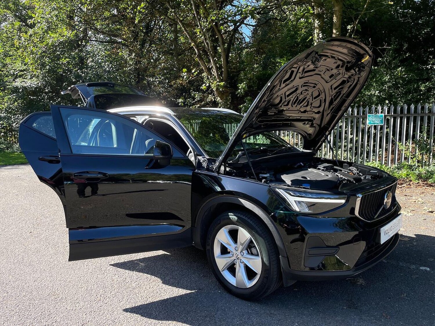 Used Volvo XC40 2023 for sale - 76070285: Photo 38