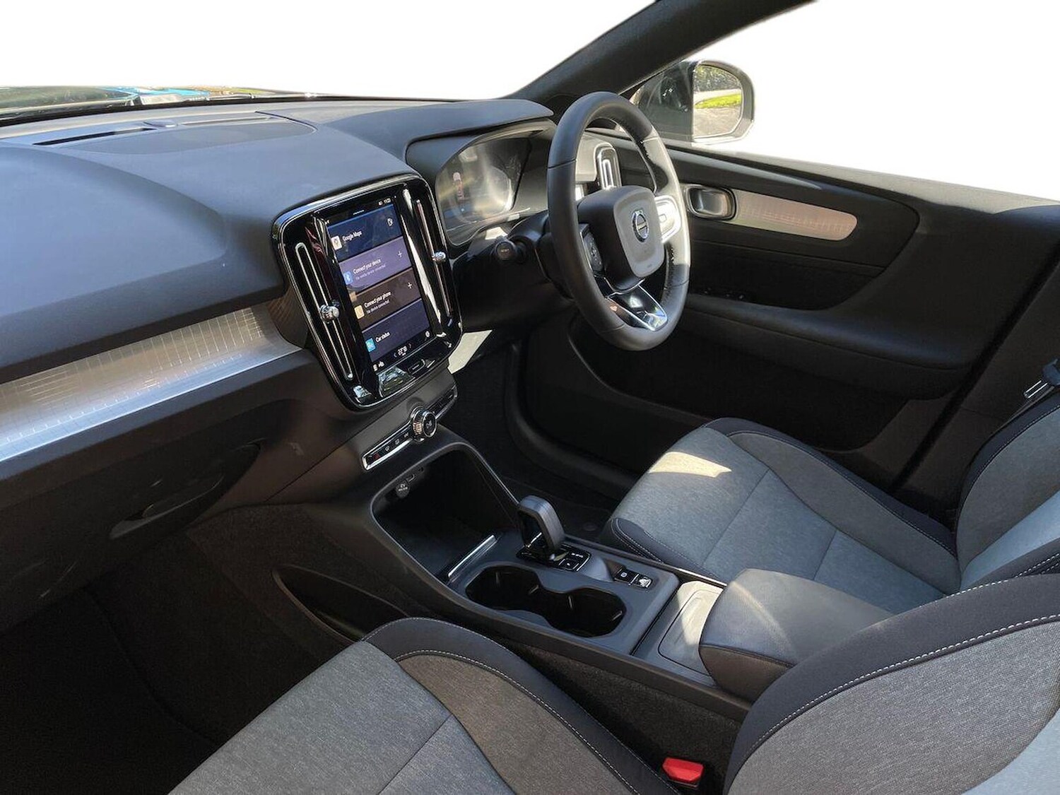 Used Volvo XC40 2023 for sale - 76070285: Photo 7