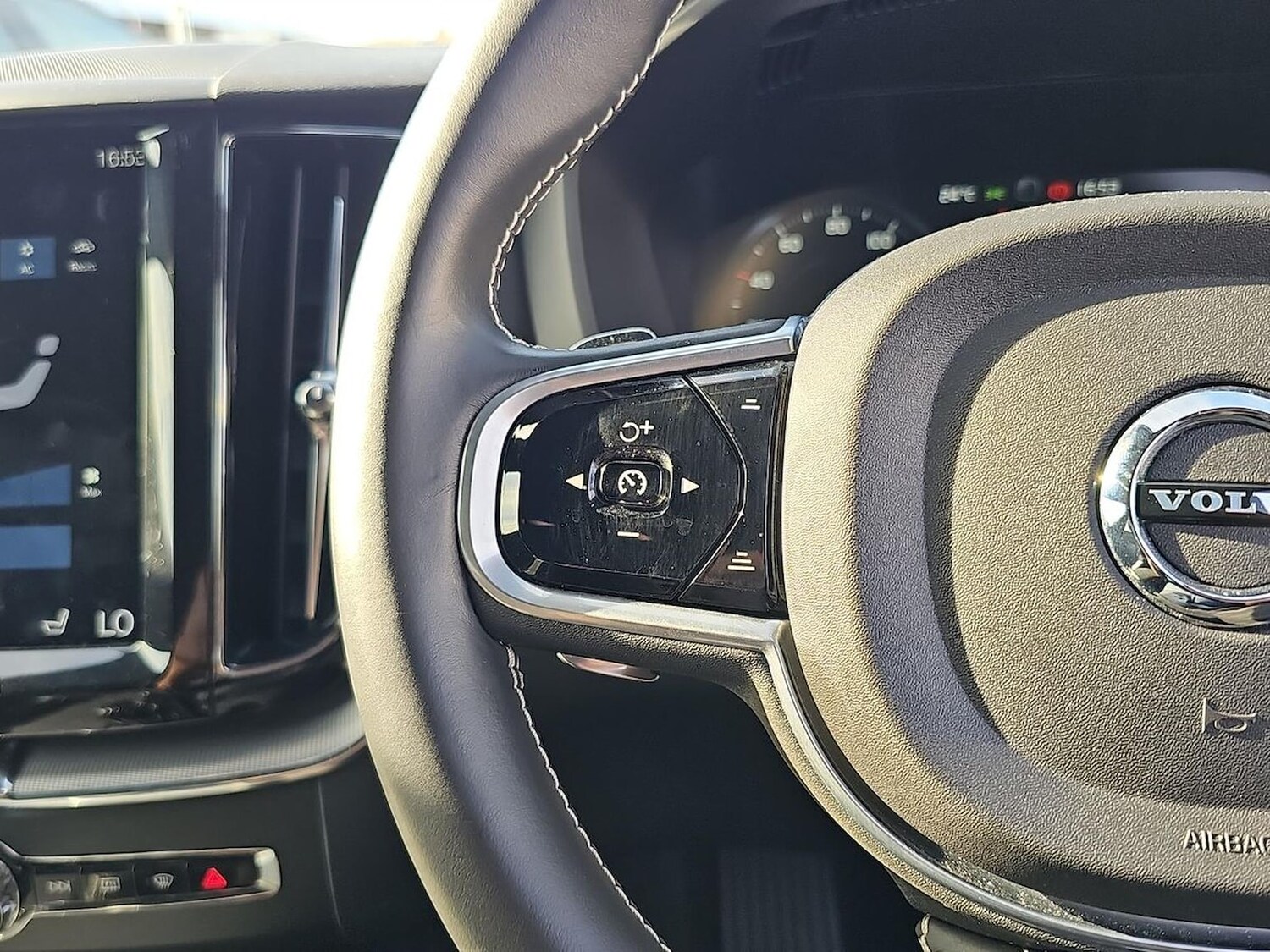 Used Volvo XC60 2020 for sale - 78191366: Photo 28