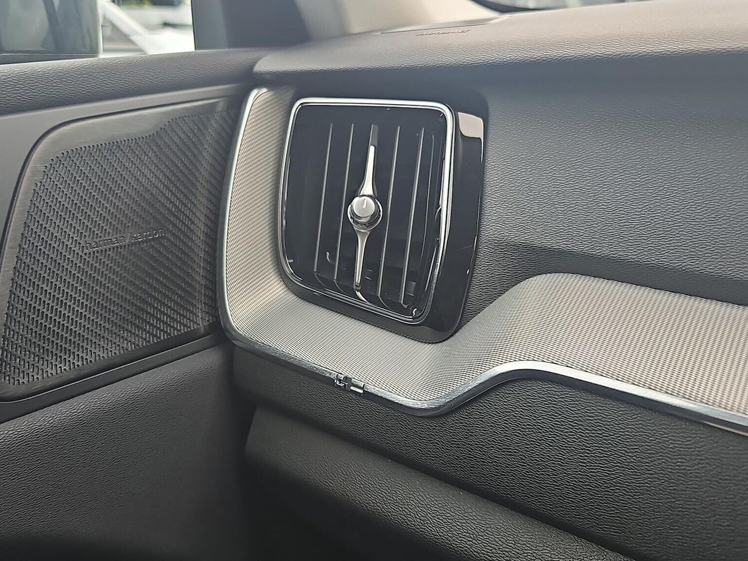 Used Volvo XC60 2022 for sale - 77707403: Photo 42