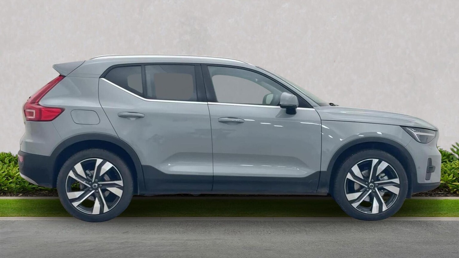 Used Volvo XC40 2025 for sale - 77033454: Photo 3