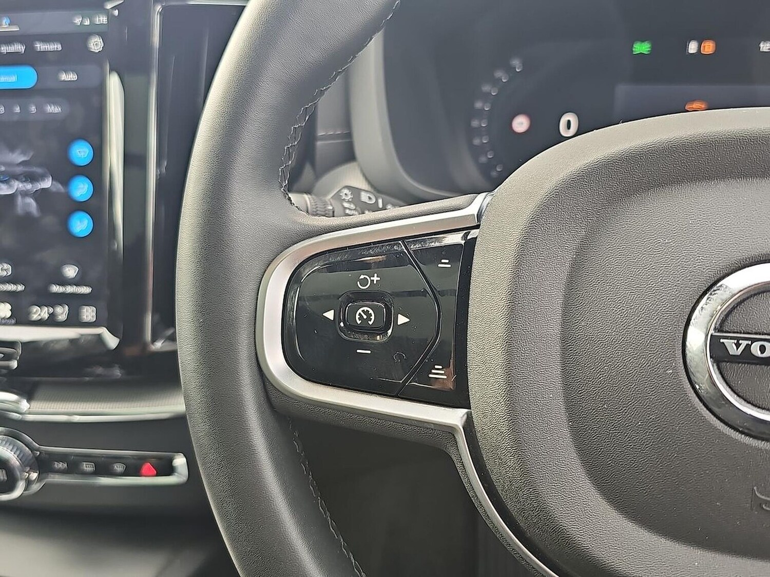 Used Volvo XC60 2025 for sale - 78191377: Photo 28