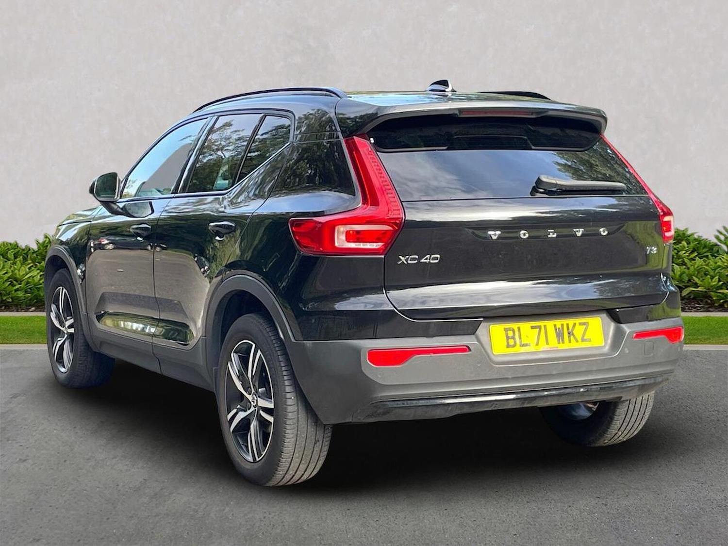 Used Volvo XC40 2022 for sale - 76830703: Photo 2