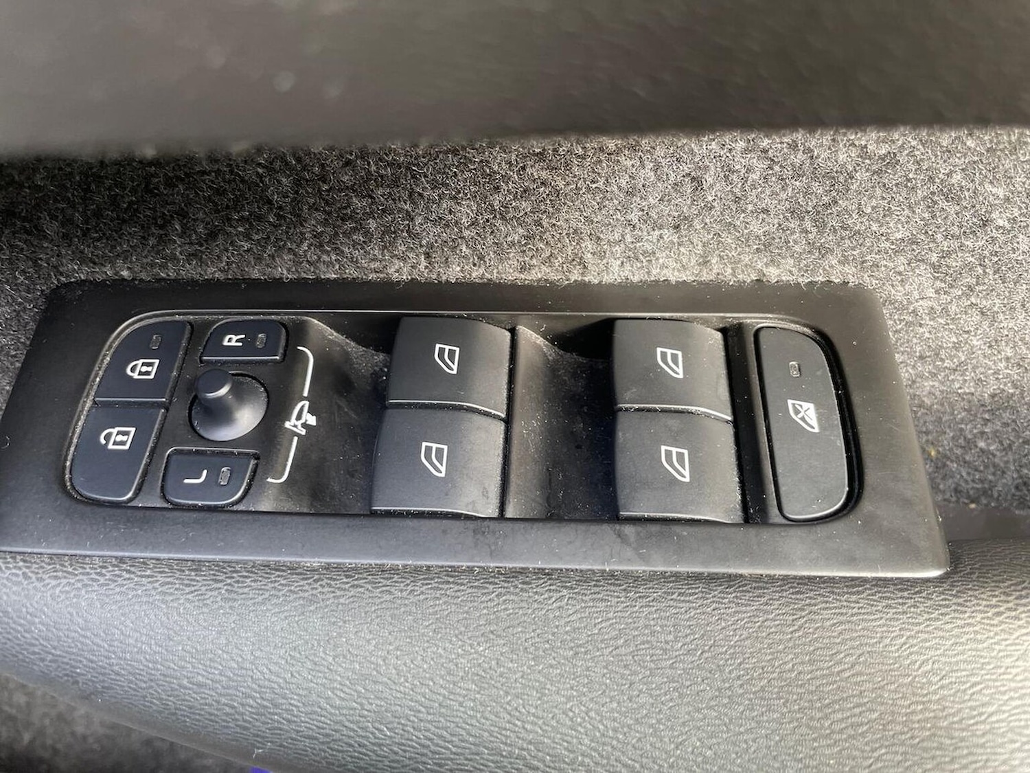 Used Volvo XC40 2022 for sale - 76830703: Photo 21