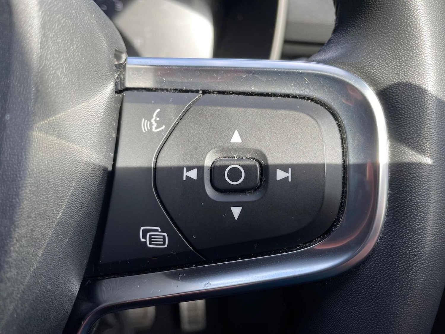 Used Volvo XC40 2022 for sale - 76830703: Photo 26