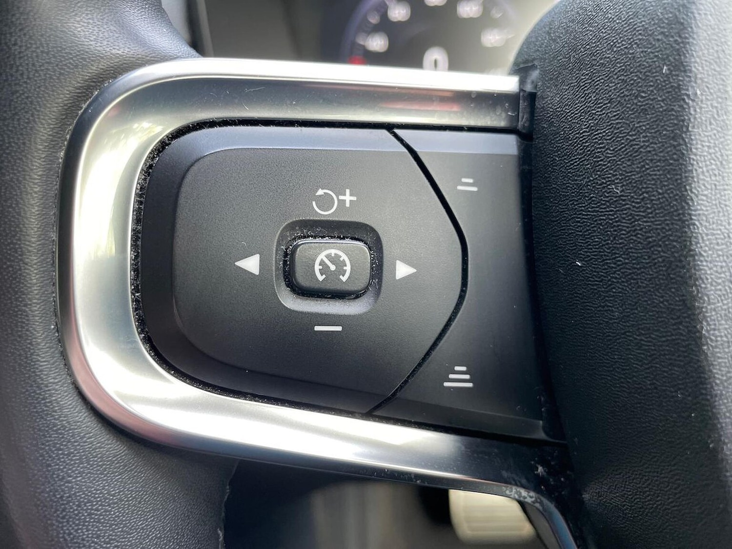 Used Volvo XC40 2022 for sale - 76830703: Photo 27