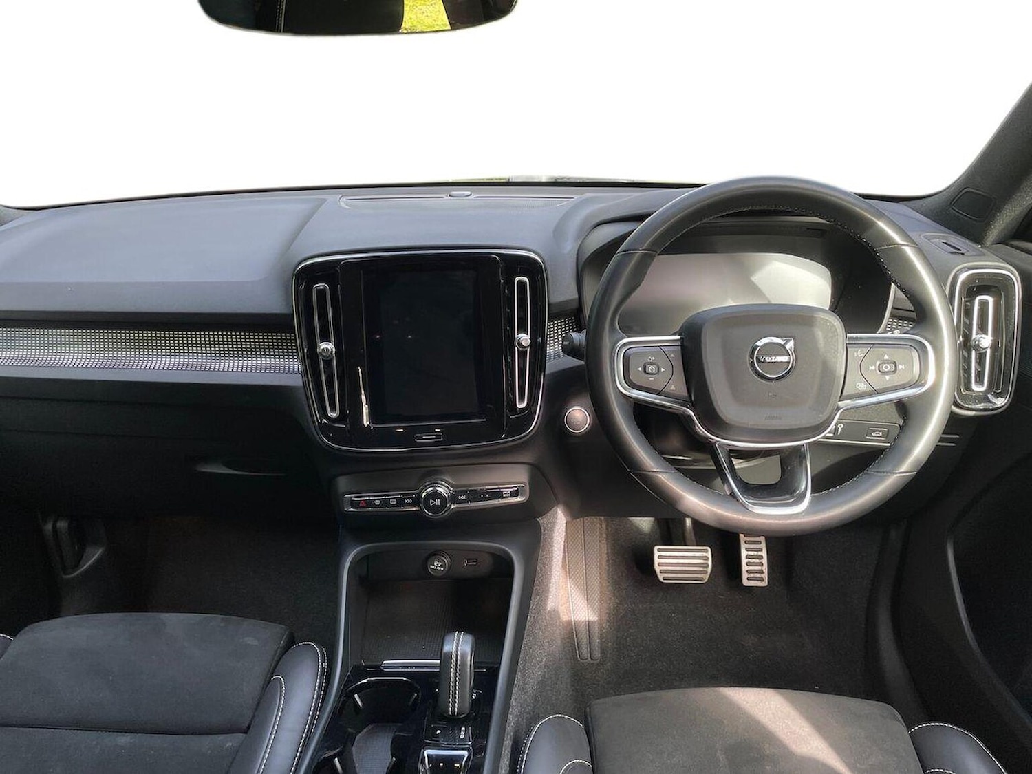 Used Volvo XC40 2022 for sale - 76830703: Photo 8