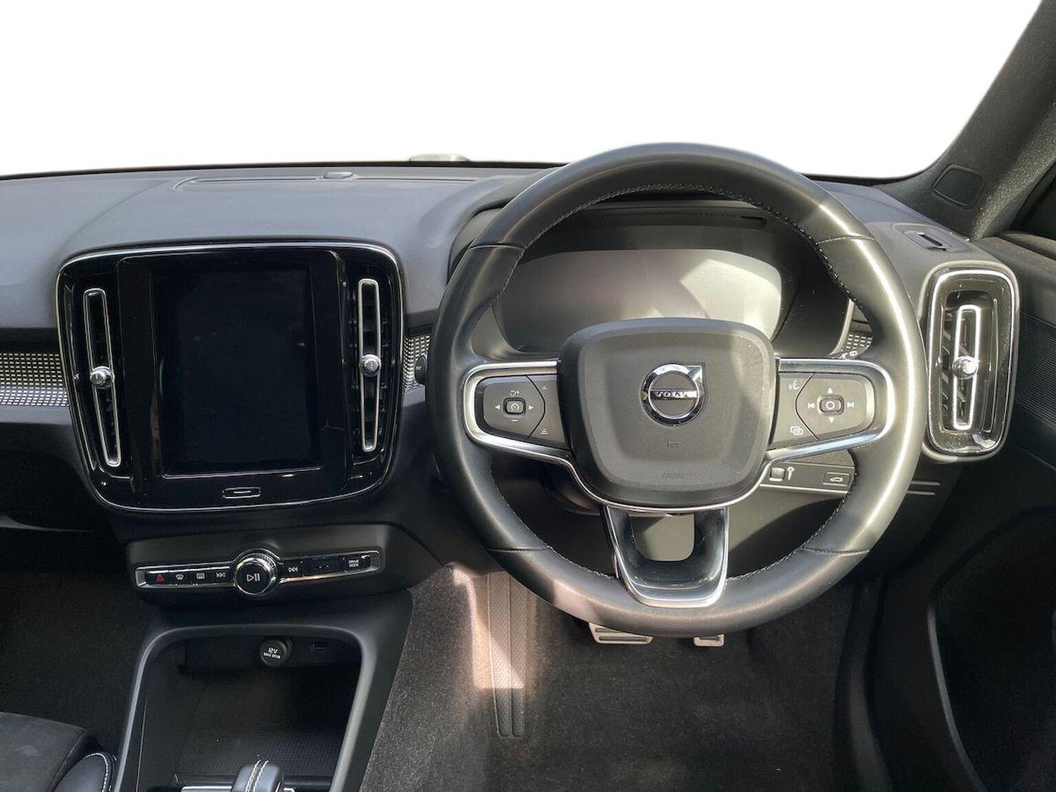 Used Volvo XC40 2022 for sale - 76830703: Photo 9