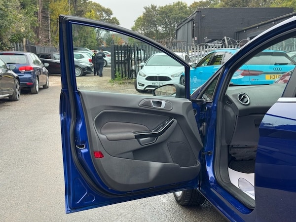 Used Ford Fiesta 2017 for sale - 76267399: Photo 28