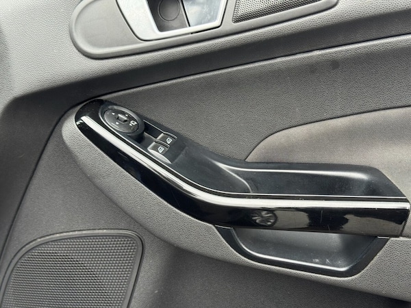 Used Ford Fiesta 2017 for sale - 76267399: Photo 30