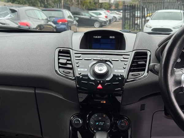 Used Ford Fiesta 2017 for sale - 76267399: Photo 49