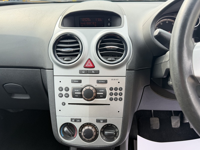 Used Vauxhall Corsa 2012 for sale - 77980795: Photo 34