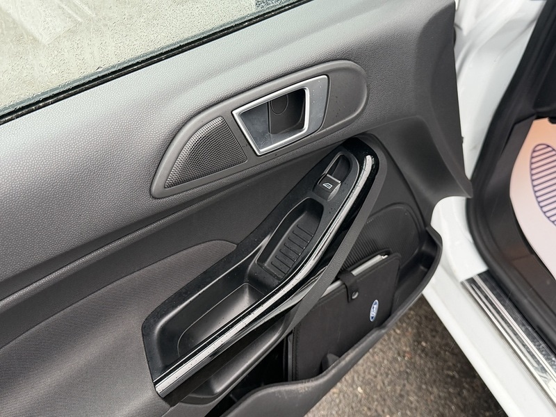 Used Ford Fiesta 2015 for sale - 77643320: Photo 48