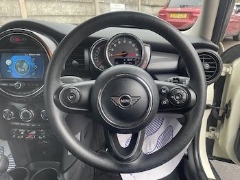 Used MINI Hatch 2019 for sale - 78054216: Photo