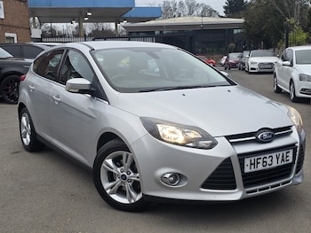 1.6 Zetec Hatchback 5dr Petrol Powershift Euro 5 (125 ps)