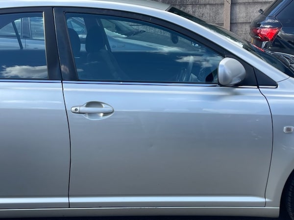 Used Toyota Avensis 2003 for sale - 76256045: Photo 6