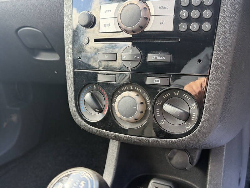 Used Vauxhall Corsa 2014 for sale - 78213119: Photo 37