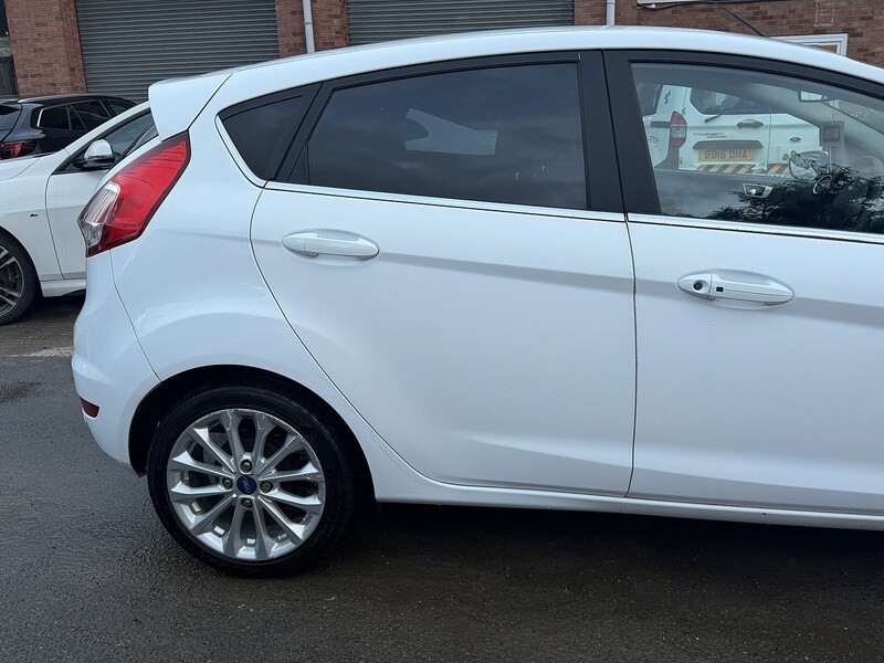 Used Ford Fiesta 2015 for sale - 77501086: Photo 17