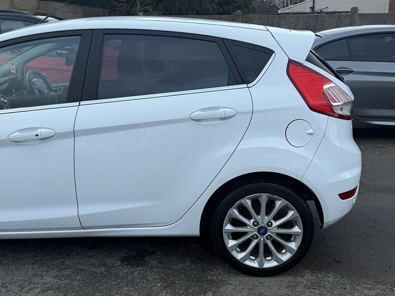Used Ford Fiesta 2015 for sale - 77501086: Photo 30