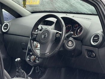Used Vauxhall Corsa 2010 for sale - 76317138: Photo 2