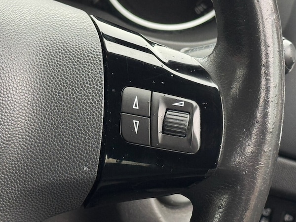 Used Vauxhall Corsa 2010 for sale - 76317138: Photo 38