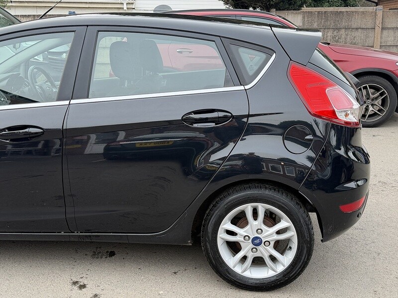 Used Ford Fiesta 2015 for sale - 77636857: Photo 28