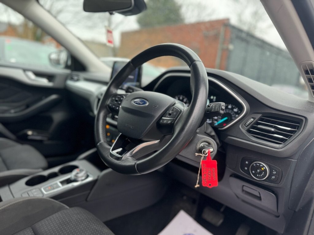 Used Ford Focus 2019 for sale - 76256196: Photo 3