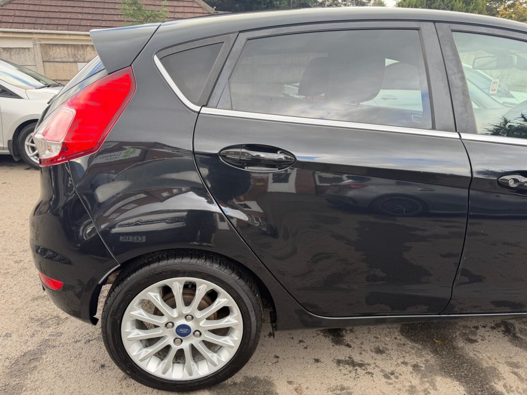 Used Ford Fiesta 2013 for sale - 76509939: Photo 25