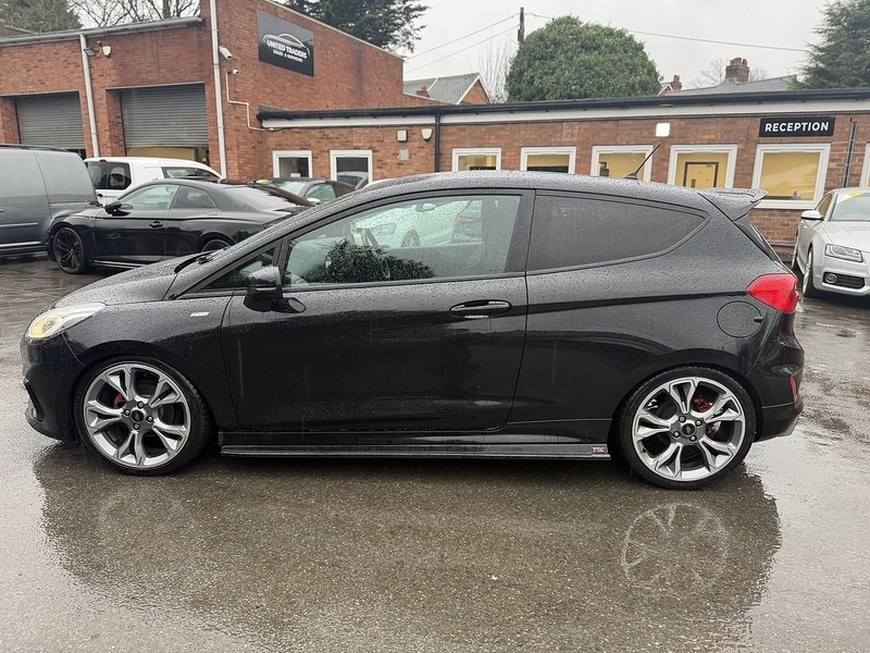 Used Ford Fiesta 2018 for sale - 77213090: Photo 2